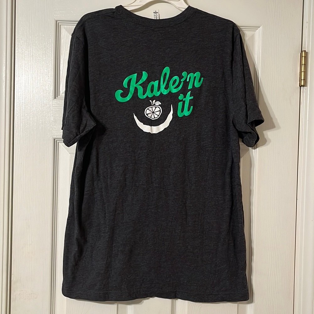 XL DARK GREY JUICE BAR TSHIRT. NEVER WORN.